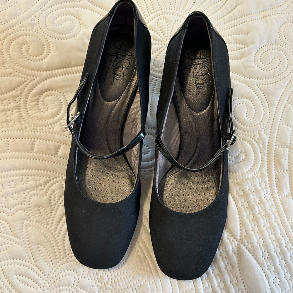 Lifestride flex black Mary Jane heels